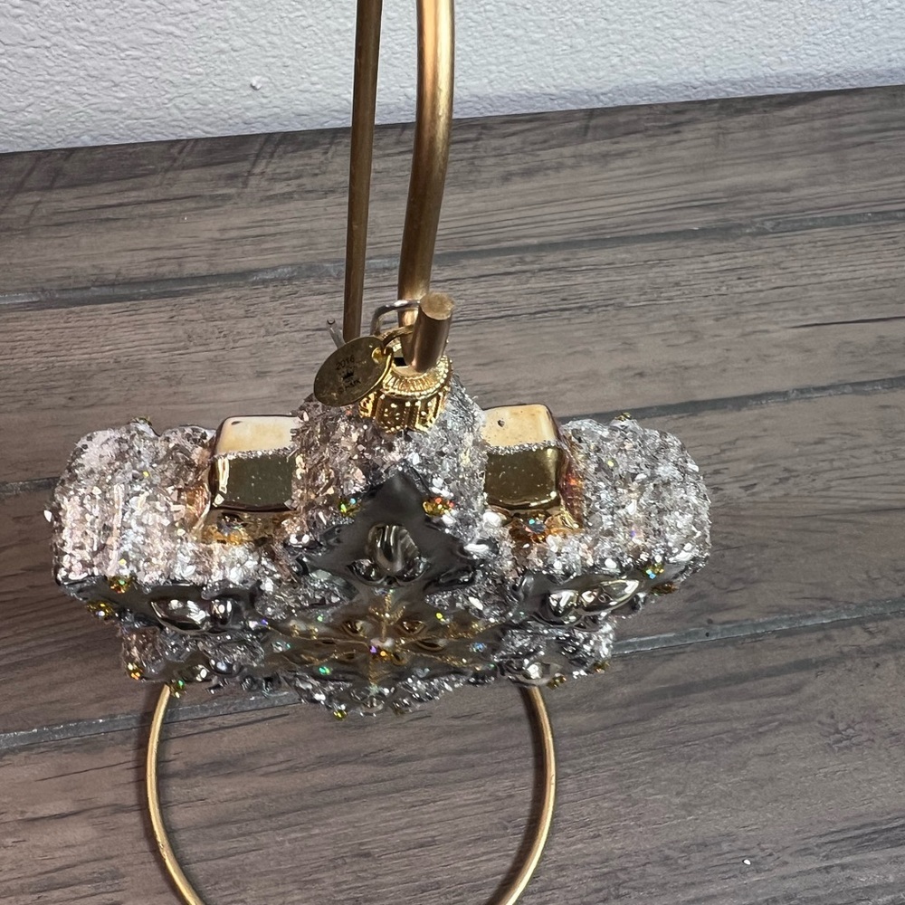 Hallmark *NEW* 2016 “Sparkling Snowflake” ~Blown Glass ~Christmas Ornament - Picture 4 of 9